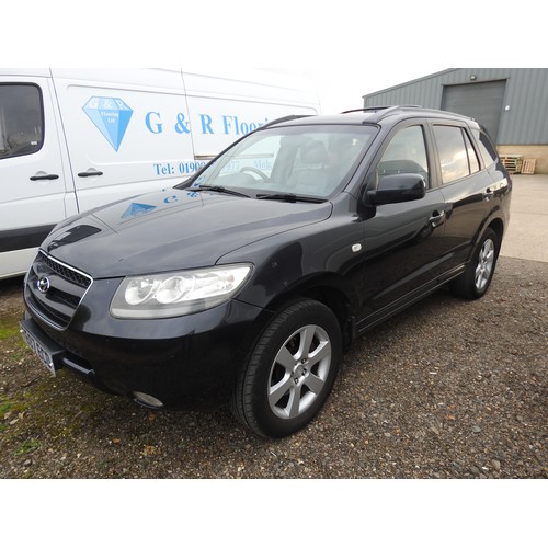 292 - Hyundai Santa Fe CDX CRTD Auto 2007. MOT August, 119K recorded miles. Service History.