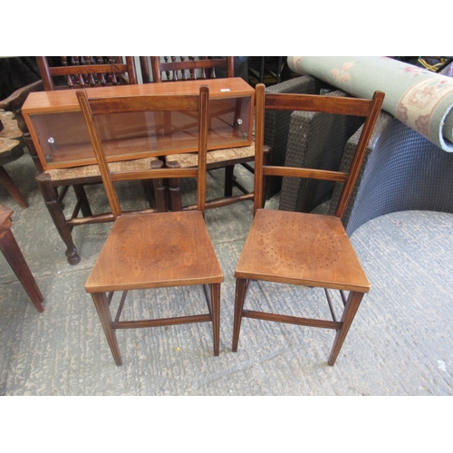 699 - pr of vintage chairs