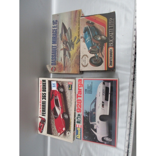 64 - 4 Model kits