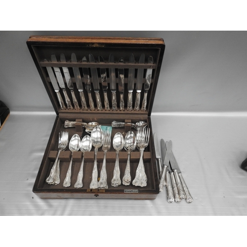 28 - Mappin and webb cutlery