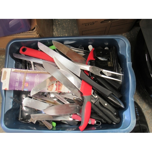 367 - Box of cutlery