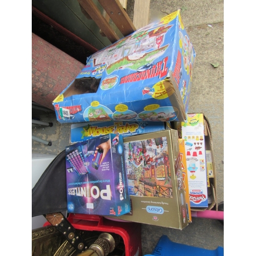 386 - Box of toys and games