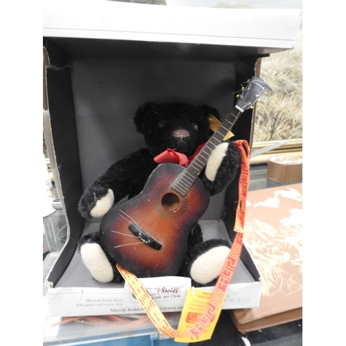 536 - Steiff 027529 Classic Bobby Musical Bear with Guitar. Guitar A/F