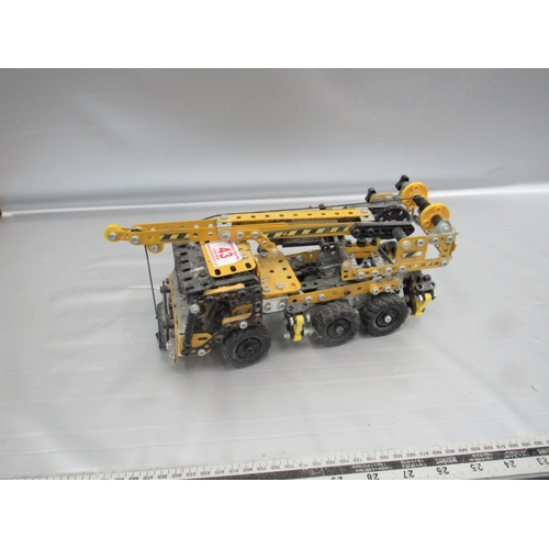 105 - Meccano crane