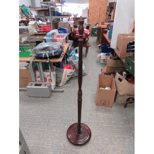 69 - Vintage 3 pioco wooden lamp stand