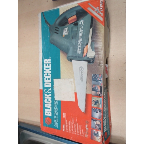 79 - Black + decker scorpion saw