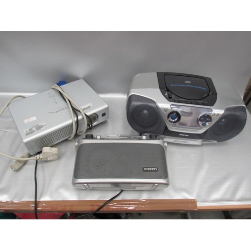 95 - projector ( Hitachi) Radio(roberts) + CD/Cassette