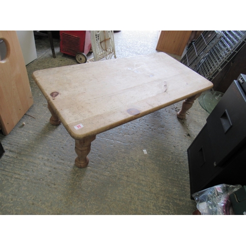 99 - Pine coffee table