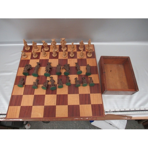 313 - chess set and board