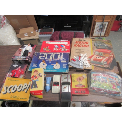 173 - Collection of vintage toys