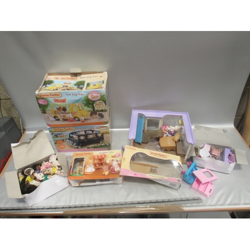 188 - Sylvanian families items