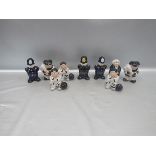 68 - Wade Long Arm of the Law Figures