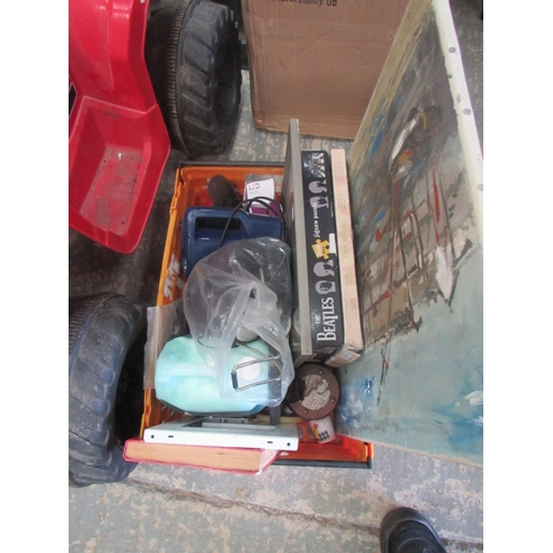 628 - box of bric-a-brac