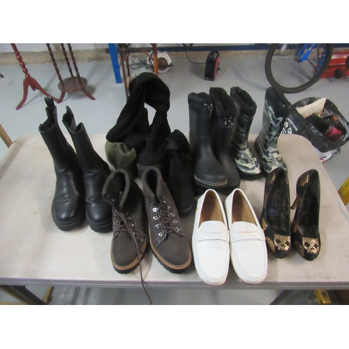 38 - Qty of shoes & boots