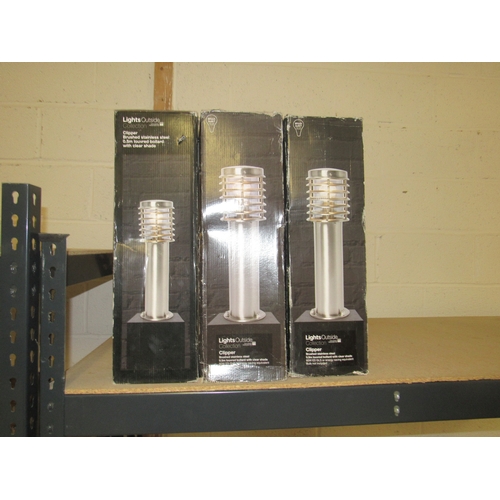 42 - 3 outdoor lights