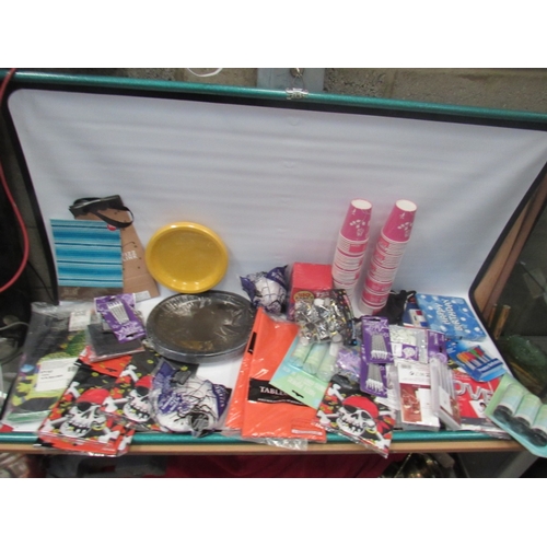 272 - Qty of party items