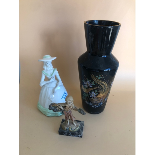 256 - Simonelli figure on marble base, figurine 
