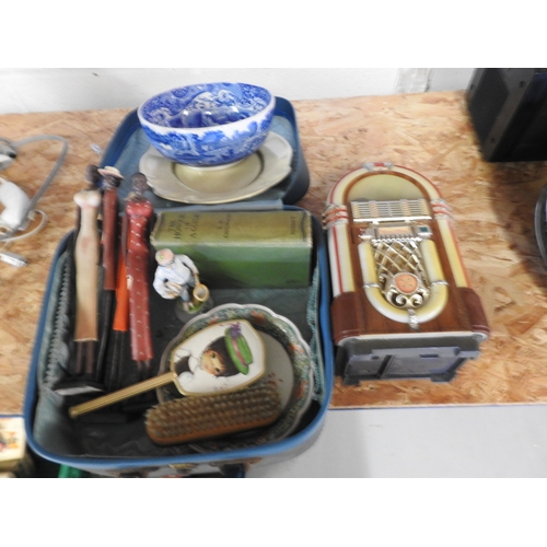 271 - Mixed lot, incl vintage case