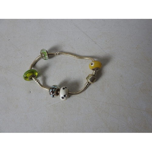 112 - 925 Stamped bracelet