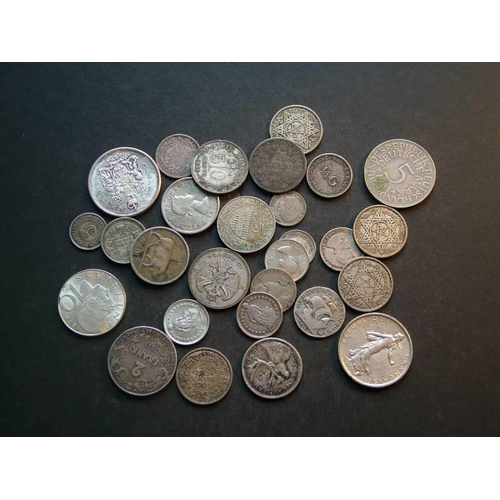 177 - WORLD.  Lot of 19th & 20th century silver minors. 142g  (31)