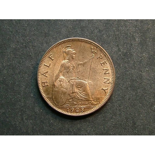 350 - Halfpenny.  1928, GEF, near full lustre.