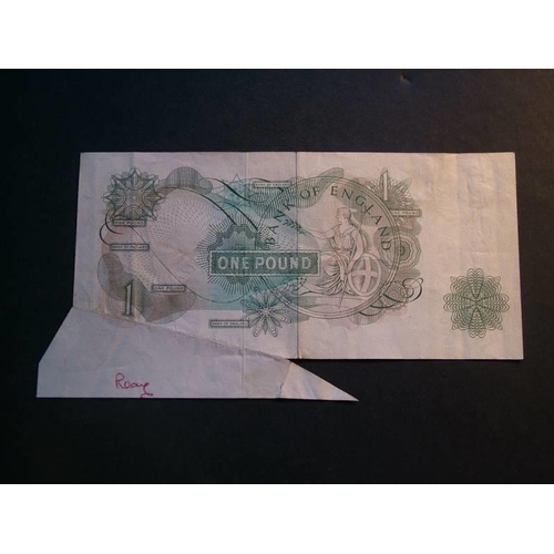 79 - £1, O’BRIEN, Dug.B281 (BE59c), serial no. H11 950230.  ERROR (E5ai); fold with extra paper to lower ... 