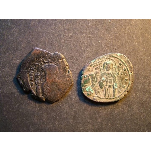 132 - BYZANTINE EMPIRE.  Heraclius (AD610-641), Ae Follis, Constantinople mint, S-804, cross above M on re... 