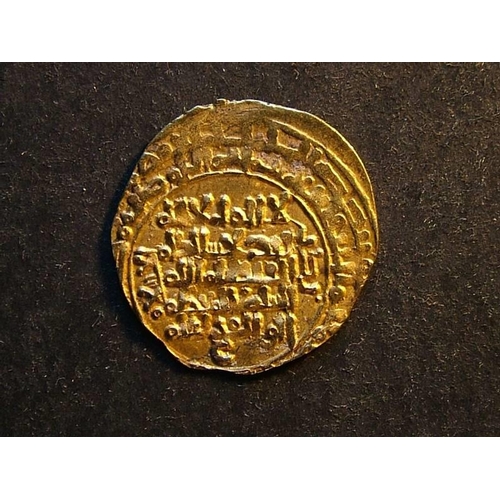 136 - ISLAMIC.  Great Seljuqs, Sultan Malik Shah I, AH465-485 (=CE1073-92), GOLD Dinar, 3.5g, possibly Ham... 