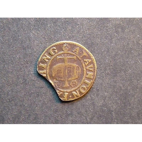 374 - Tradesmen’s Tokens - 17th Century.  Somerset, Taunton, ¼d, A TAVNTON FARTHING, T and a tun, 2 roses ... 