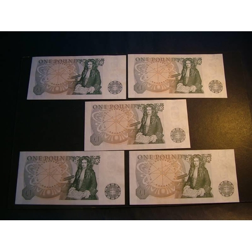 95 - £1, PAGE, Dug.B340 (BE86d), last series, consecutive run of 5 notes, E26N 500039 to E26N 500043, AUN... 