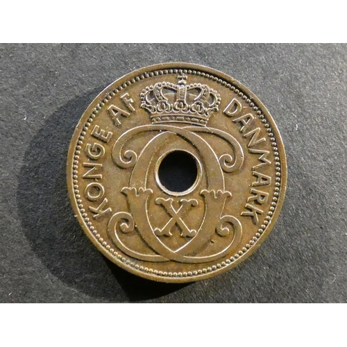 209 - FAEROE ISLANDS.  2 Øre, 1941, KM2, NEF, toned, tiny digs.