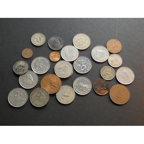 406 - QATAR & DUBAI.  1, 5, 10 & 50 Dirham, AH1386-1966, and QATAR; 1 Dirham (AH1393-1973), 5 Dirhams (197... 