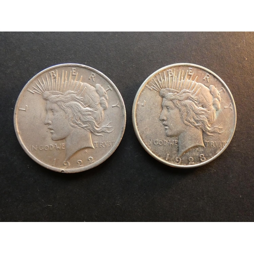 492 - UNITED STATES OF AMERICA.  1 Dollar, Peace type, KM150, 1922 & 1923, both Philadelphia mint, F to NV... 