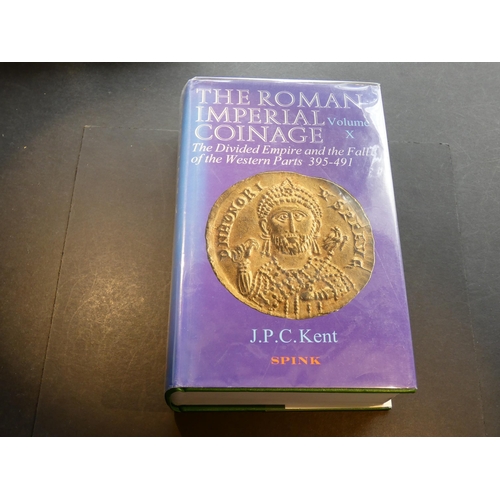 117 - BOOK. J.P.C. Kent, THE ROMAN IMPERIAL COINAGE, VOLUME X; THE DIVIDED EMPIRE AND THE FALL OF THE WEST... 