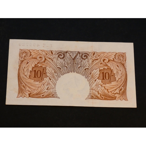 47 - BANK OF ENGLAND. 10 Shillings.  Sign. PEPPIATT, Dug.B262 (BE26c), last series, serial number 52E 496... 