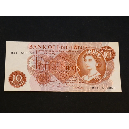 49 - BANK OF ENGLAND. 10 Shillings.  Sign. HOLLOM, Dug.B296 (BE36b), replacement, serial number M31 69995... 