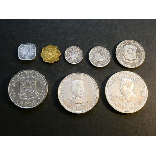 388 - PHILIPPINES.  1, 5, 10 & 25 Sentimos, plus 1, 5, 25 & 50 Piso, 1975, last two silver.  Proofs, from ... 