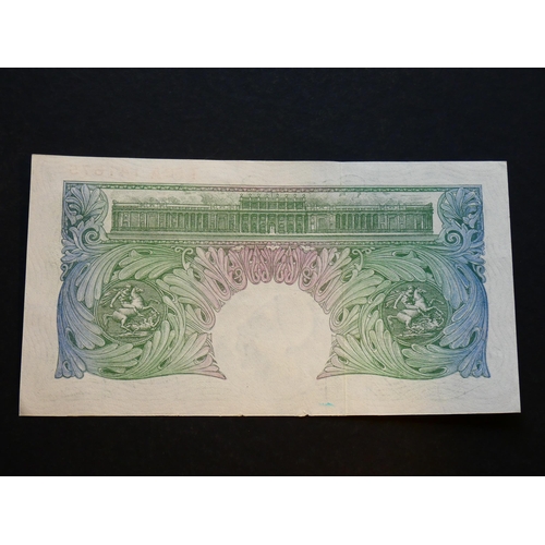 39 - GREAT BRITAIN – BANK OF ENGLAND.  1 Pound.  Sign. PEPPIATT, B260 (BE52b), serial number T52A 141675,... 