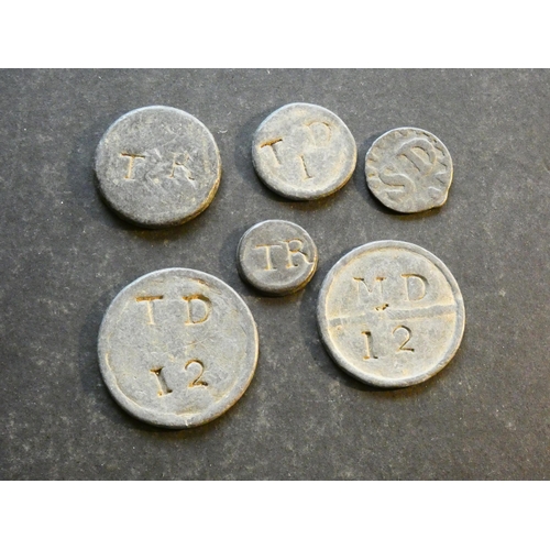 467 - HOP TOKENS.  Sussex, Ewhurst, including Daws Family, Soggs Farm, initials DD/SD, H-164.  Thomas Daws... 