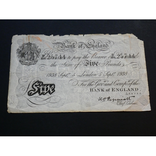 49 - GREAT BRITAIN – BANK OF ENGLAND.  5 Pounds.  Sign. PEPPIATT, 5th September 1938, serial number B/269... 