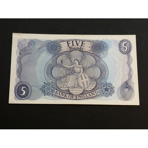 50 - GREAT BRITAIN – BANK OF ENGLAND.  5 Pounds.  Sign. PAGE, B324 (BE105c), serial number 56D 555263, NE... 