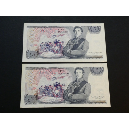 54 - GREAT BRITAIN – BANK OF ENGLAND.  5 Pounds.  Sign. PAGE, B336 (BE112c), consecutive pair, BT17 71407... 