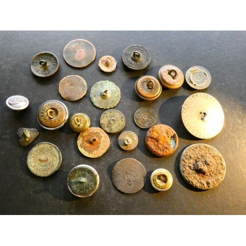 565 - BUTTONS.  Collection of late 18th or early 19th to 20th century buttons, including various liveries,... 