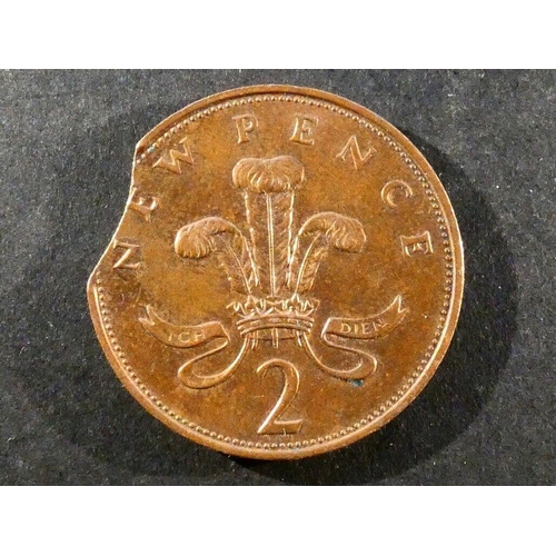15 - COINS - GREAT BRITAIN.  2 New Pence, 1971, minting error; small flan clip, VF