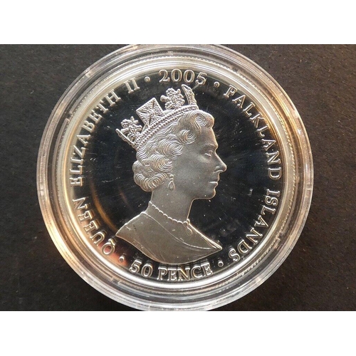 28 - COINS - FALKLAND ISLANDS.  Elizabeth II (1952-2022), 50 Pence, 2005, 60th anniversary of end of WWII... 