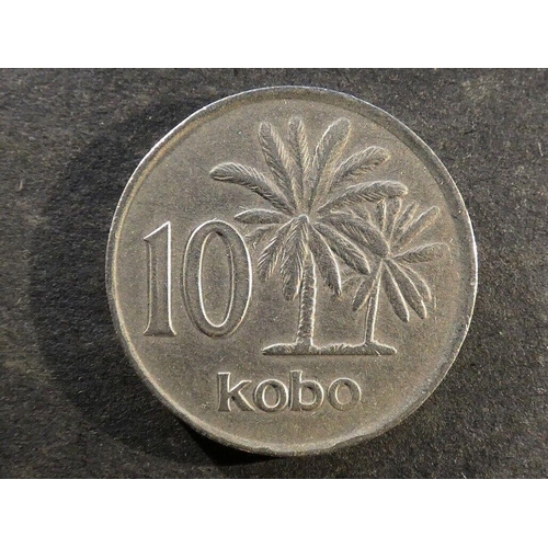 347 - NIGERIA.  10 Kobo, 1976, KM10.1, F, ERROR; milled edge, without security groove.