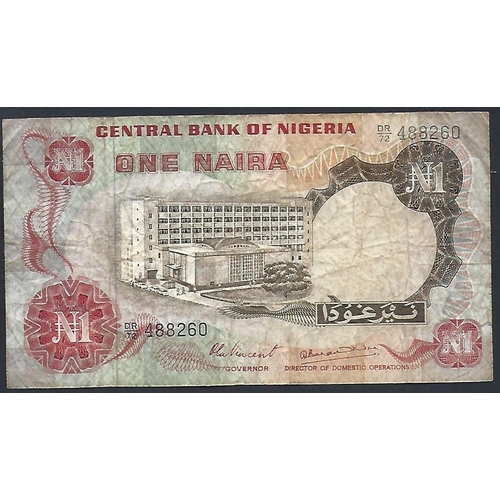 93 - WORLD - AFRICA.  Small collection, including BOTSWANA, 20 Pula, ND(1999), signatures; Ponatshego H. ... 