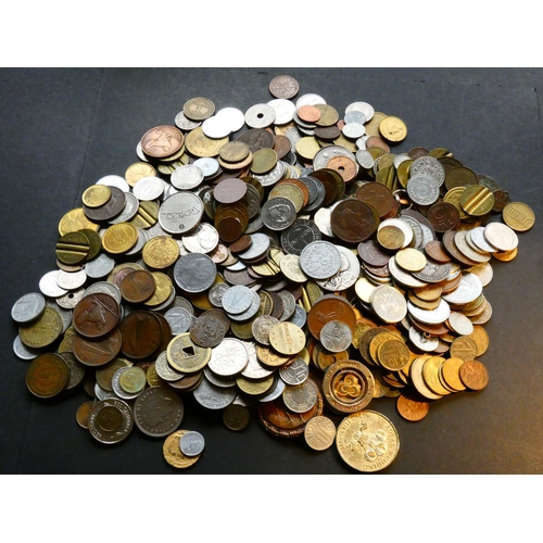 164 - COLLECTION – World.  2½kg of modern world coins & tokens, 19th to 21st century base metal minors.