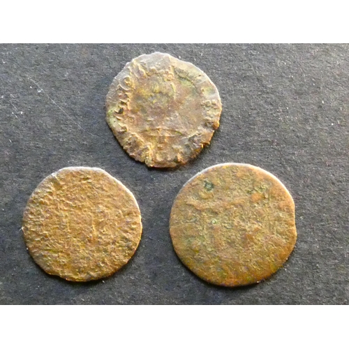 389 - TRADESMEN’S TOKENS, 17TH CENTURY.  Kent, Farthing x3; Gravesend, obverse; IOHN WATSON, arrow piercin... 