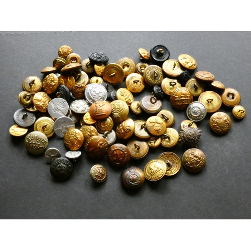 511 - UNITED KINGDOM.  Collection of vintage buttons, military, police, livery, etc., mostly brass.  (86)